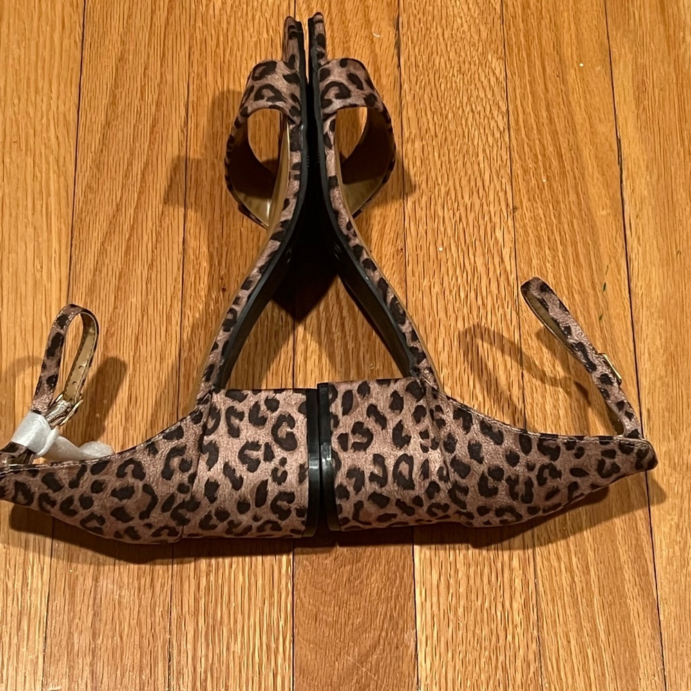 🆕 Leopard Sandals - Picture 4 of 5